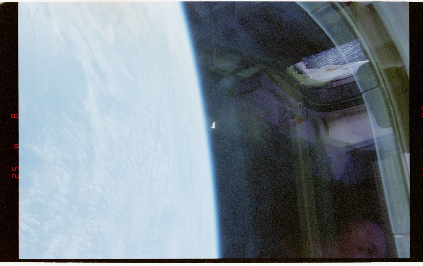 STS-80: unidentified object in low-Earth orbit, 1996
